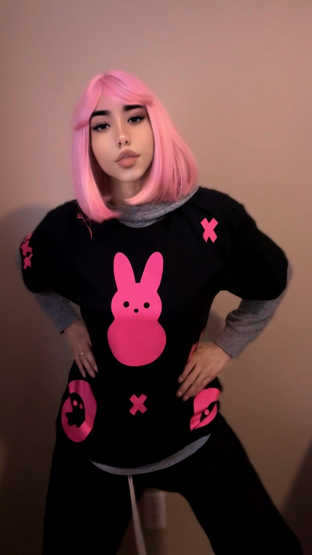 PNK Peep - short sleeve t-shirt